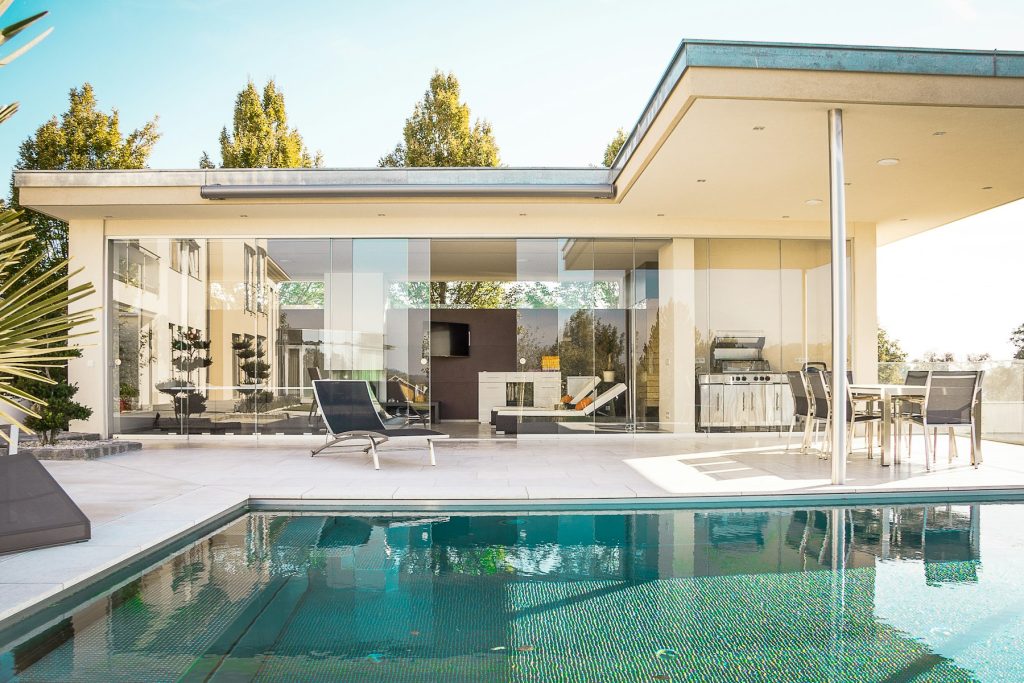 Contemporary villa with pool